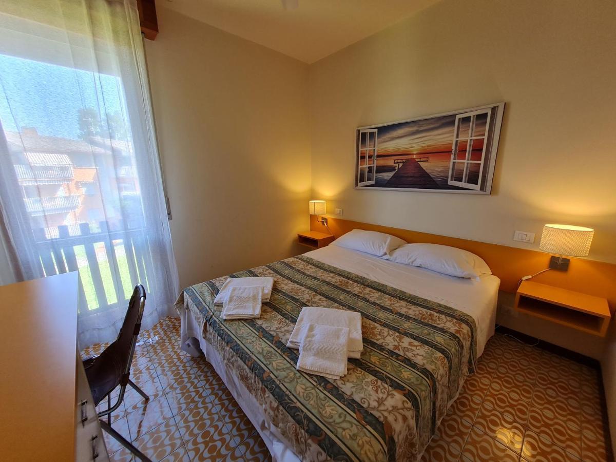 Easy Apartments Peschiera ペスキエーラ・デル・ガルダ エクステリア 写真