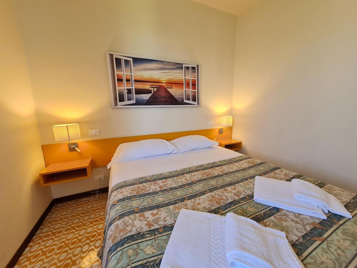 Easy Apartments Peschiera ペスキエーラ・デル・ガルダ エクステリア 写真