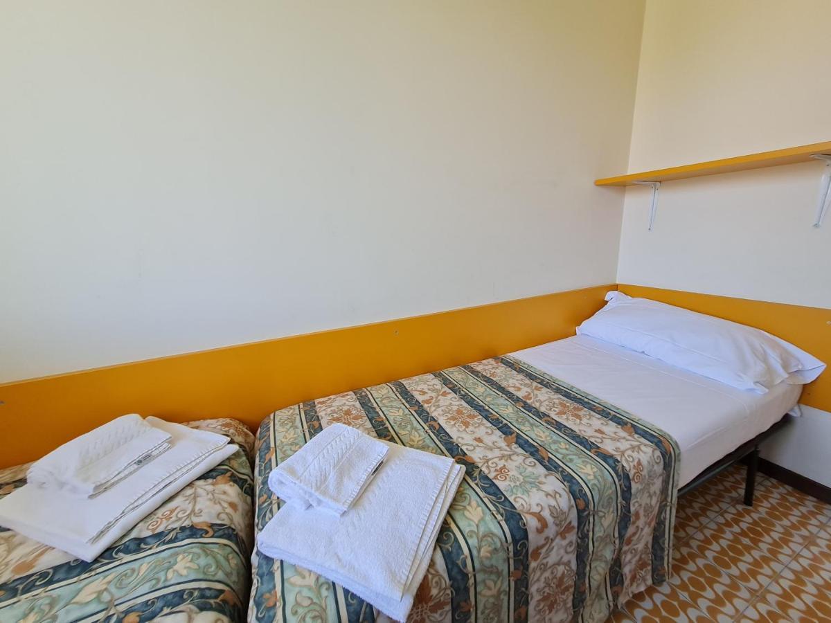 Easy Apartments Peschiera ペスキエーラ・デル・ガルダ エクステリア 写真