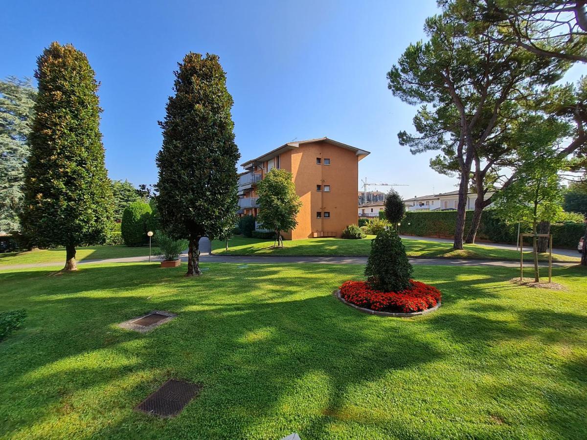 Easy Apartments Peschiera ペスキエーラ・デル・ガルダ エクステリア 写真