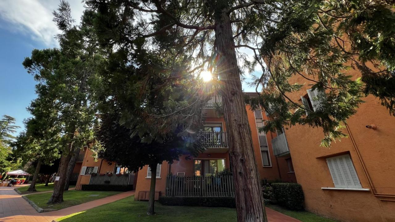 Easy Apartments Peschiera ペスキエーラ・デル・ガルダ エクステリア 写真