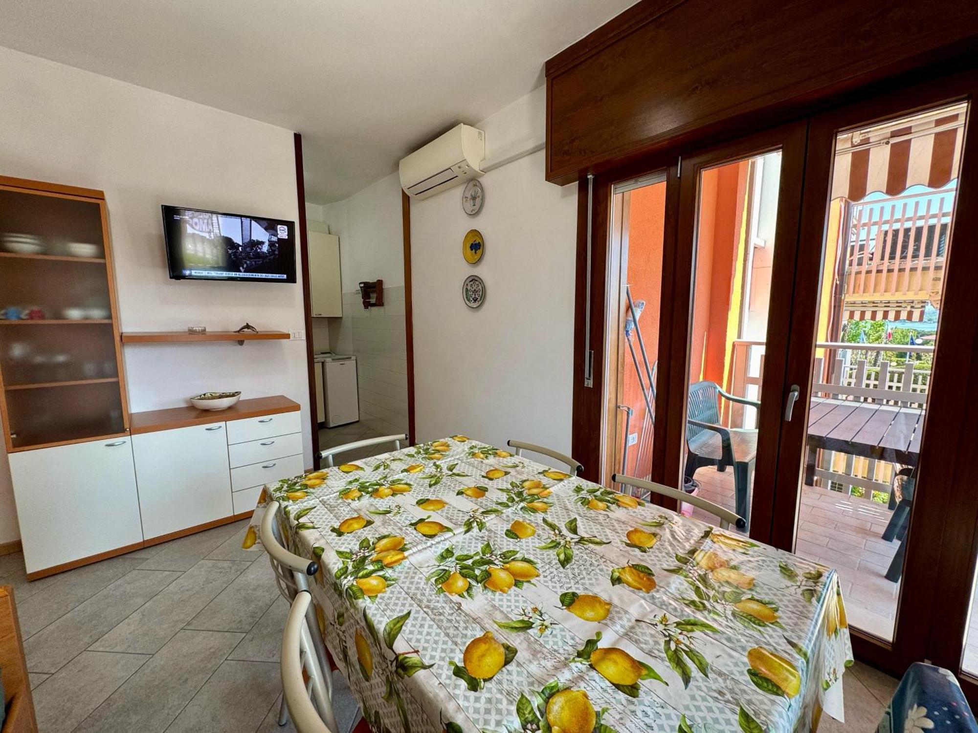 Easy Apartments Peschiera ペスキエーラ・デル・ガルダ エクステリア 写真