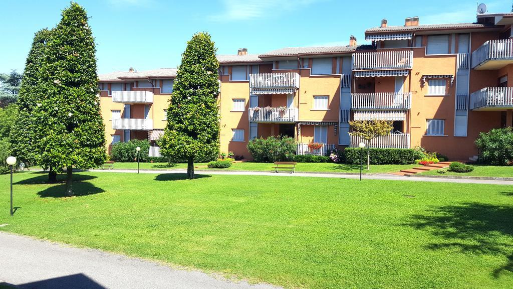 Easy Apartments Peschiera ペスキエーラ・デル・ガルダ エクステリア 写真