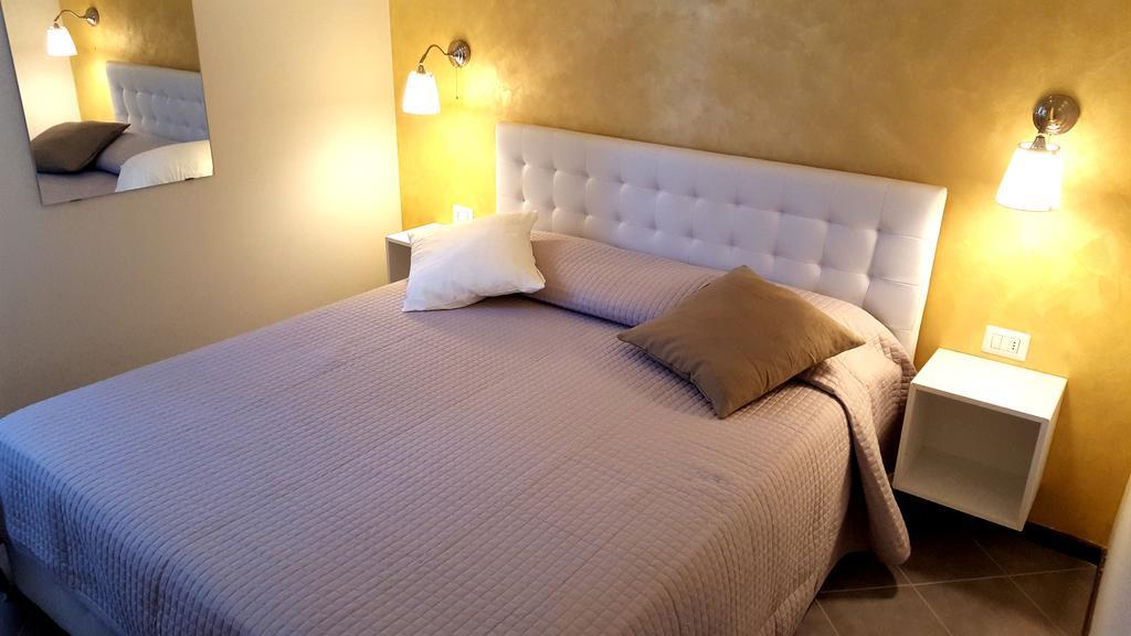 Easy Apartments Peschiera ペスキエーラ・デル・ガルダ エクステリア 写真