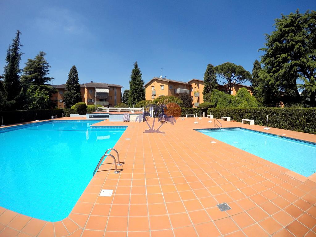 Easy Apartments Peschiera ペスキエーラ・デル・ガルダ エクステリア 写真