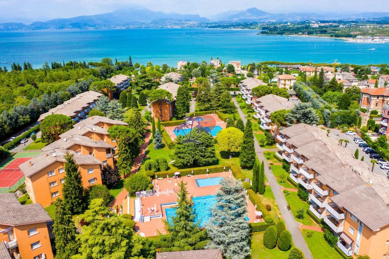 Easy Apartments Peschiera ペスキエーラ・デル・ガルダ エクステリア 写真